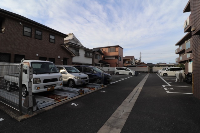 駐車場　駐車場