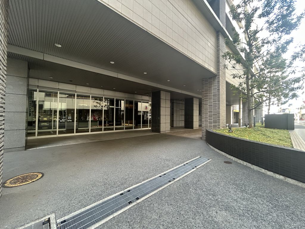 エントランス　駐車場