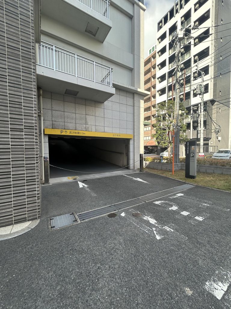 駐車場　バルコニー