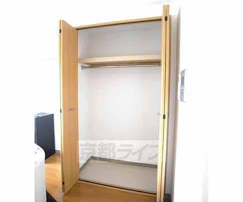 収納　ハンガーパイプ付きのクローゼットです。