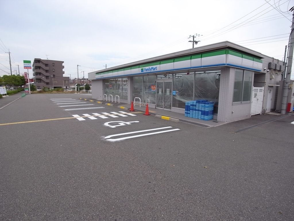 コンビニ　ファミリーマート　伊川谷インター東店（コンビニ）まで168m