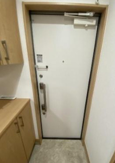 玄関　別部屋の写真