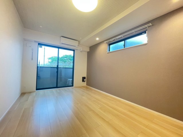 居室・リビング　※同タイプの写真となります。