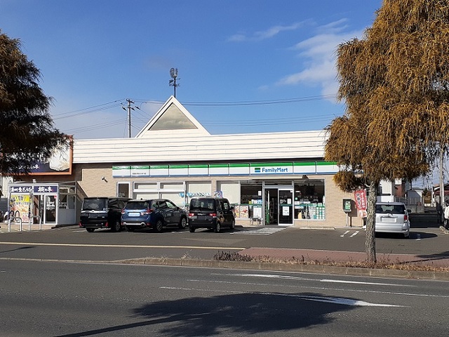 コンビニ　ファミリーマート杜のまち店（コンビニ）まで300m