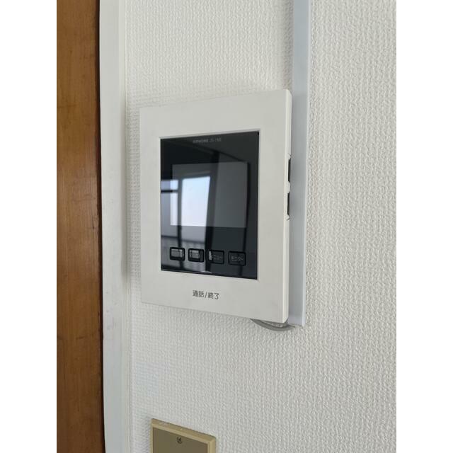 セキュリティ　一人での在宅だと、インター越しの対応で済ませられて安心です