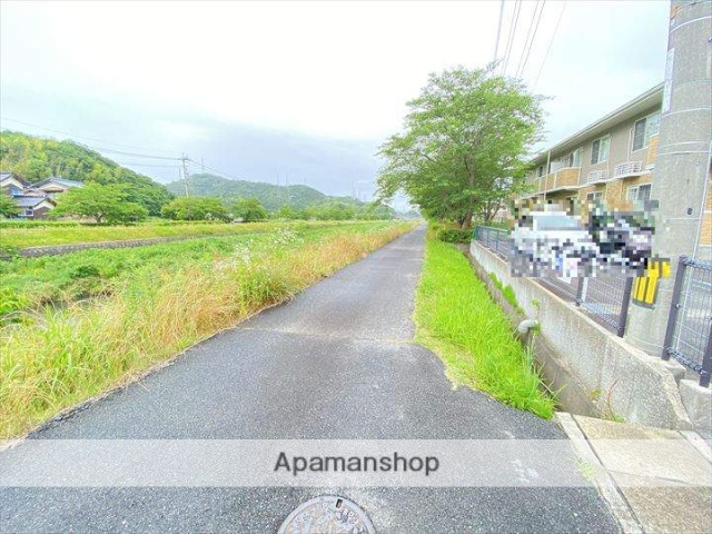 その他　前面道路（その他）まで0m