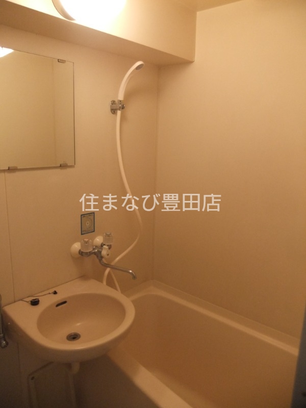 バス・シャワールーム　同型別部屋写真