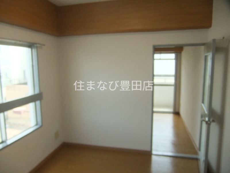 居室・リビング　同型別部屋写真