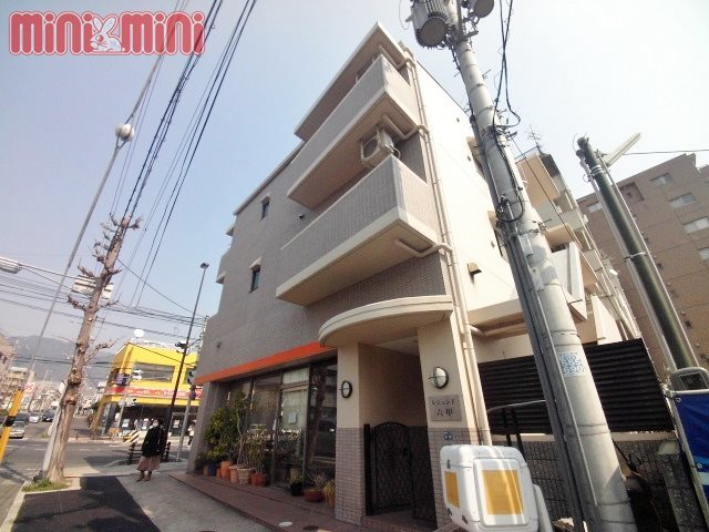 建物外観　角地に建つＲＣ造マンションです