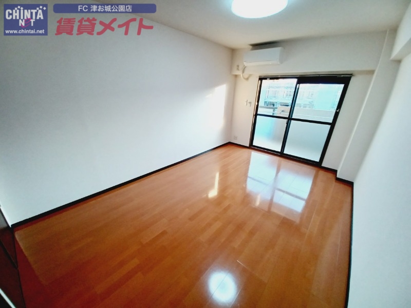 居室・リビング　同物件別部屋参考写真です。