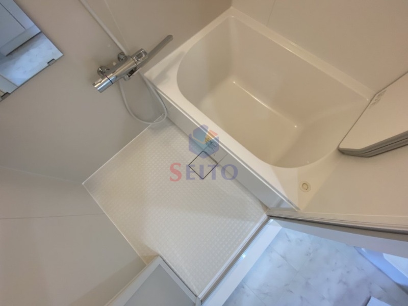 バス・シャワールーム　別部屋の参考写真になります