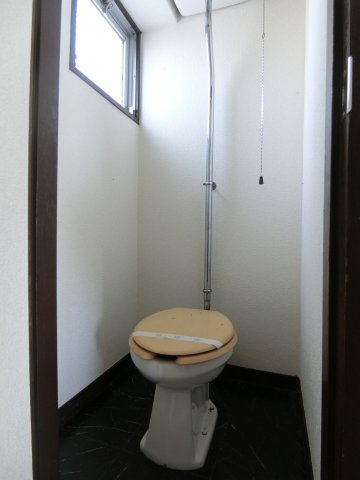 トイレ　※同仕様写真となります。