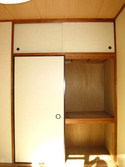 収納　室内掲載写真は同建物の他の部屋のものです。
