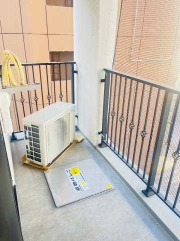 バルコニー　外からの目が気にならないバルコニーで洗濯物が干せます