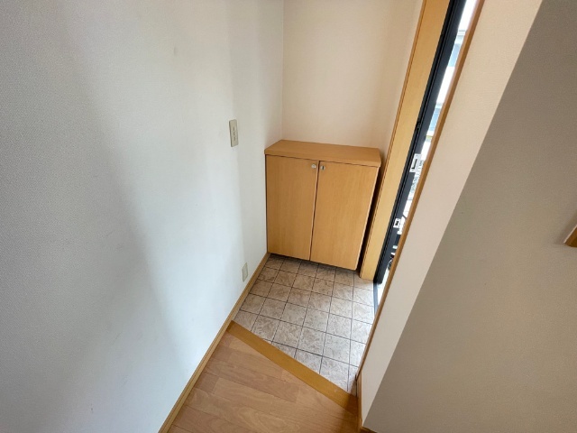 玄関　別部屋の写真です。