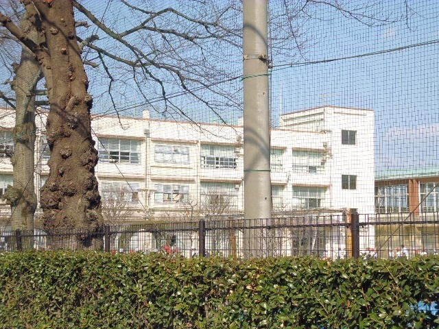 小学校　練馬区立大泉第三小学校（小学校）まで1118m