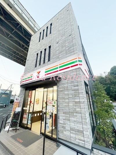 コンビニ　セブン-イレブン横浜野庭町店（コンビニ）まで816m