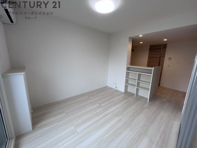 居室・リビング　エアコン付きで快適に過ごせます♪