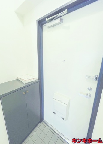 玄関　写真は別のお部屋のものでございます