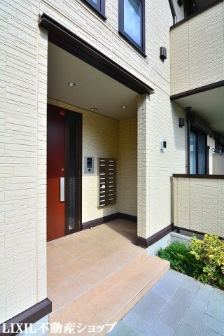 エントランス　オートロック付のエントランスです。