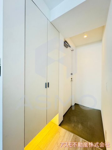 玄関　同マンション、別部屋参考写真