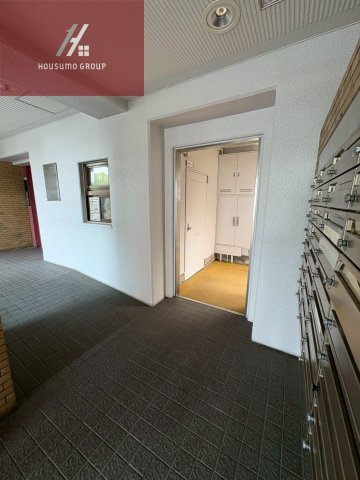 エントランス　建物の内部です