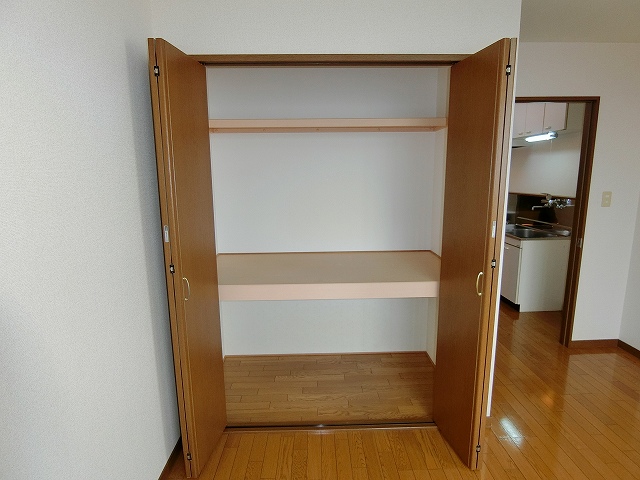 収納　※画像は同間取り301号室です。