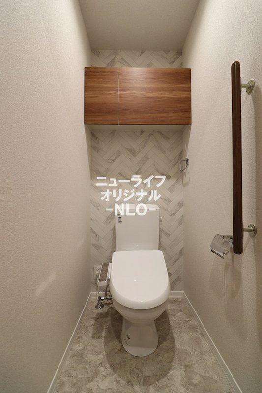 トイレ　洗浄力と快適さを兼ね備えた温水洗浄便座付きトイレ。