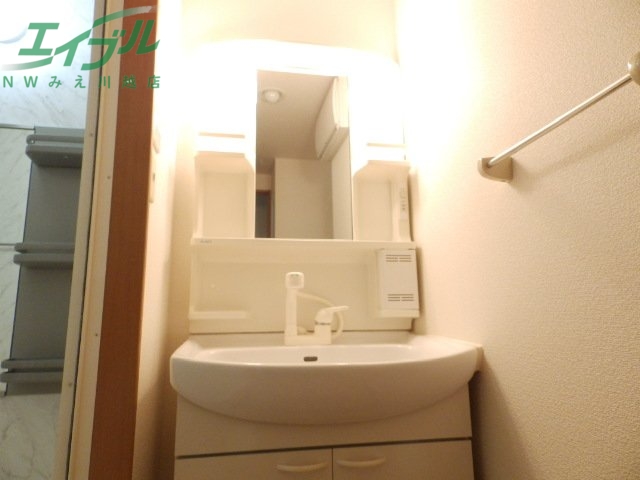 洗面設備　別部屋参考写真です