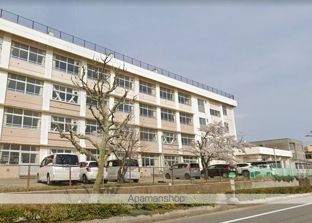小学校　新潟市立西内野小学校（小学校）まで576m