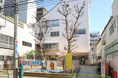 幼稚園・保育園　三筋保育園（幼稚園・保育園）まで214m