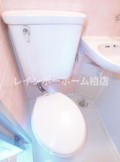 トイレ　清潔感のあるトイレです