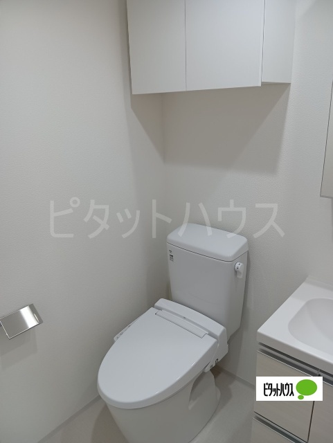 トイレ　温水洗浄便座です♪
