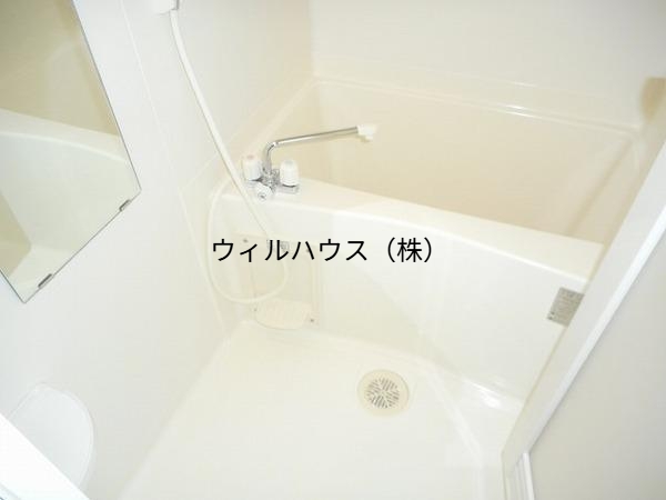 バス・シャワールーム　バストイレ別！
