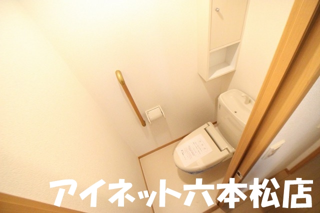 トイレ　清潔感のある空間です。
