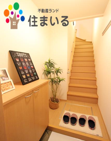 玄関　※同型タイプとなります
