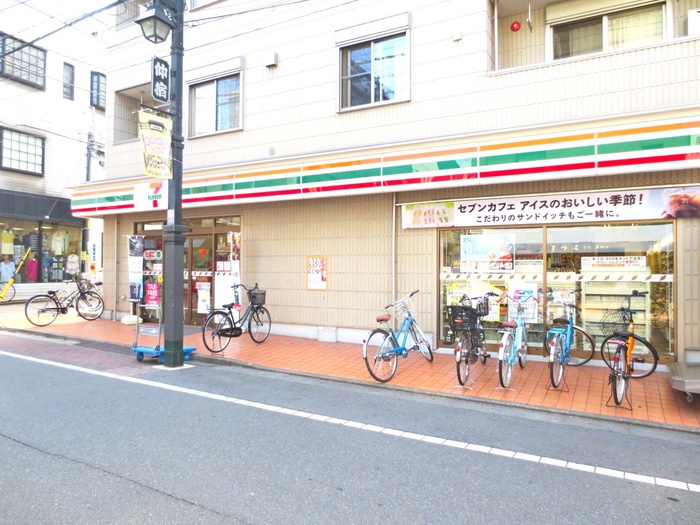 コンビニ　セブンイレブン板橋仲宿商店街店（コンビニ）まで54m