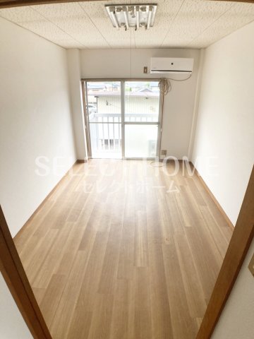 その他部屋・スペース　開放的な寝室です 同型タイプ