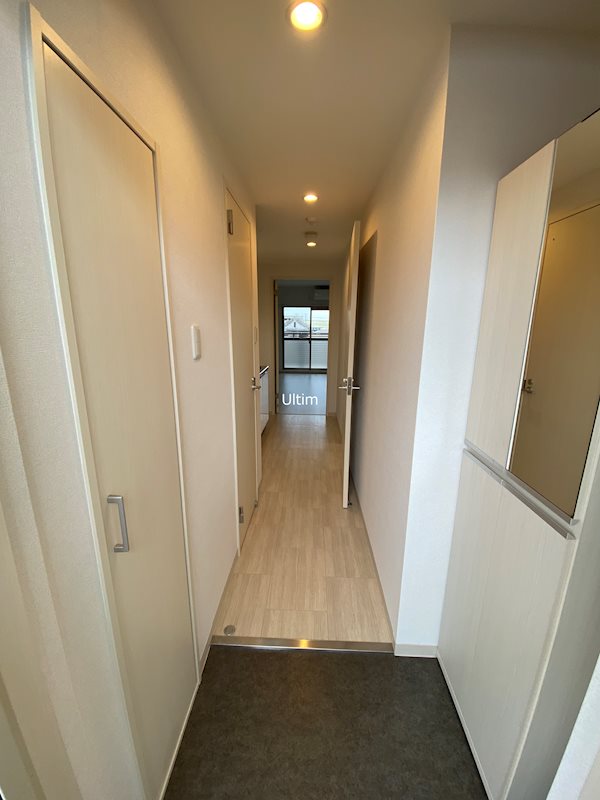 玄関　違うお部屋の写真です。ご参考までに