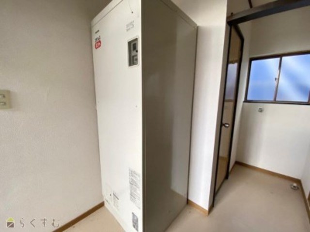 その他設備　電気温水器