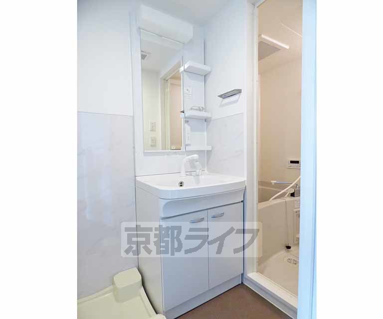 洗面設備　洗面台です。