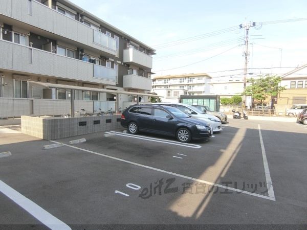 駐車場　駐車場