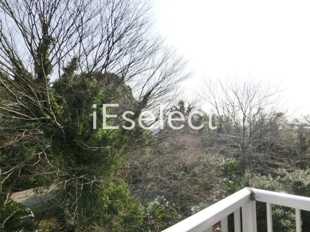 眺望　5階からの景色です。緑豊かな住宅街です。
