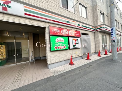 コンビニ　セブンーイレブン　横浜京急生麦駅前店（コンビニ）まで180m