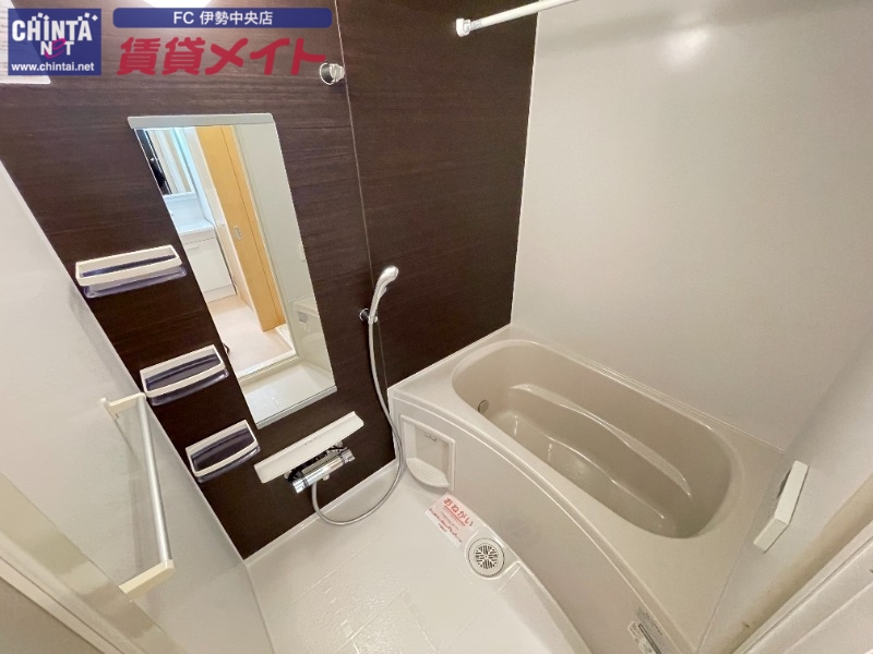 バス・シャワールーム　同型参考写真