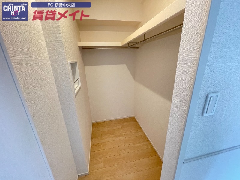 収納　同型参考写真
