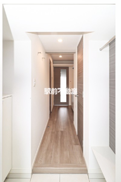 玄関　※同マンション別部屋