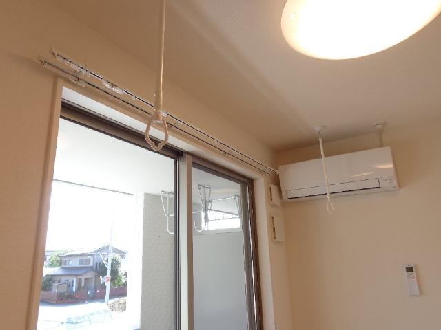 その他設備　室内物干し