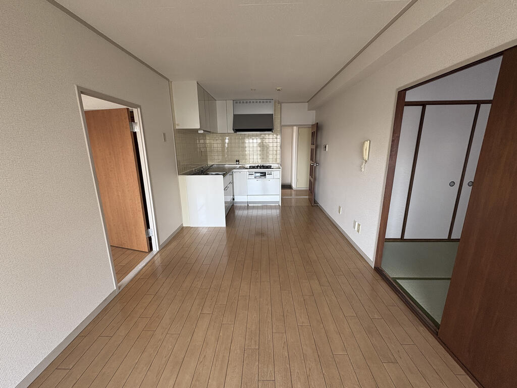 ハイツ本山の居間写真