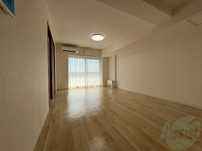 居室・リビング　広くてキレイなお部屋が広がっていて、充実した生活が送れそう。